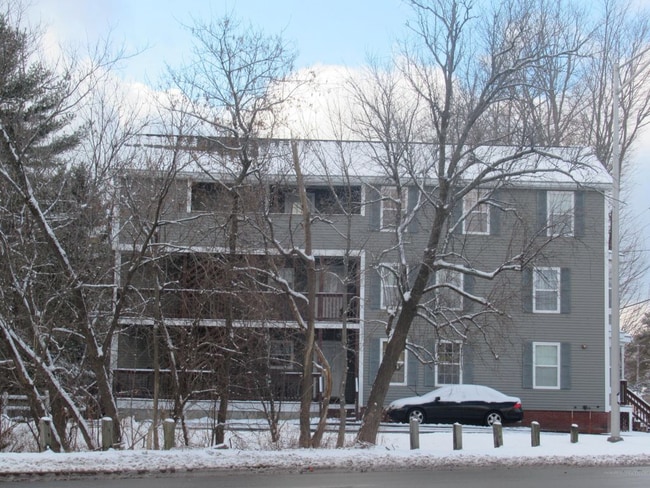 Building Photo - 2 New Gorham Rd Unit 2