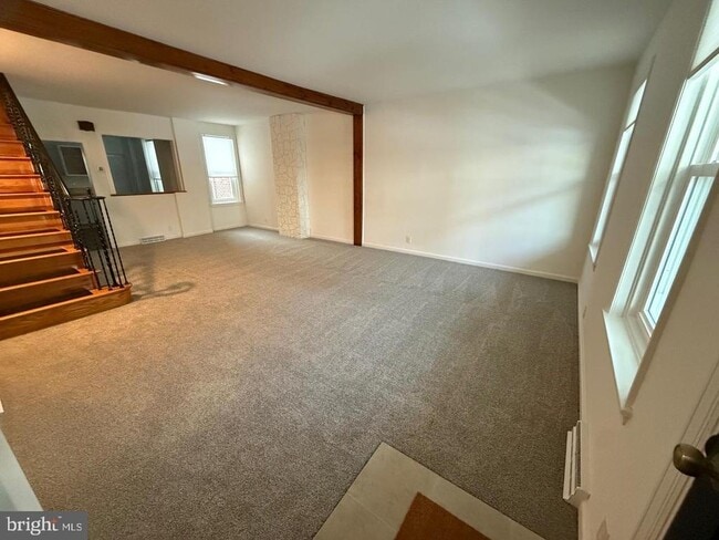 Photo - 601 Hawley St