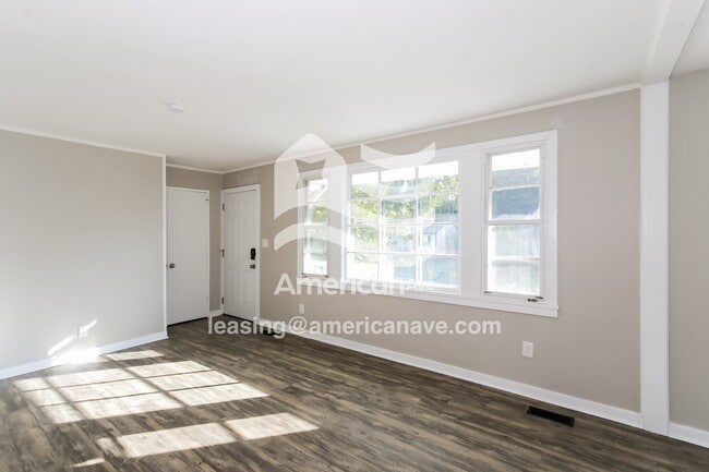 Photo - 663 Seymour Dr