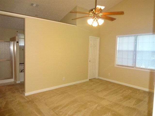 Photo - 875 Oaklen View Dr