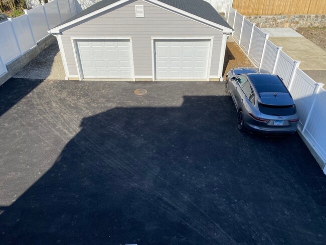 Off Street Parking - 15 Bayview Ave Unit 2