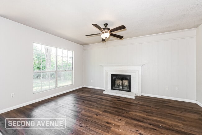 Photo - 2712 Creekwood Ln