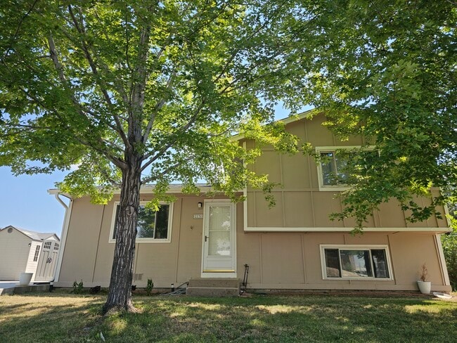 Building Photo - 2230 Cleo St Unit 2 Bedroom Private Bath Rental