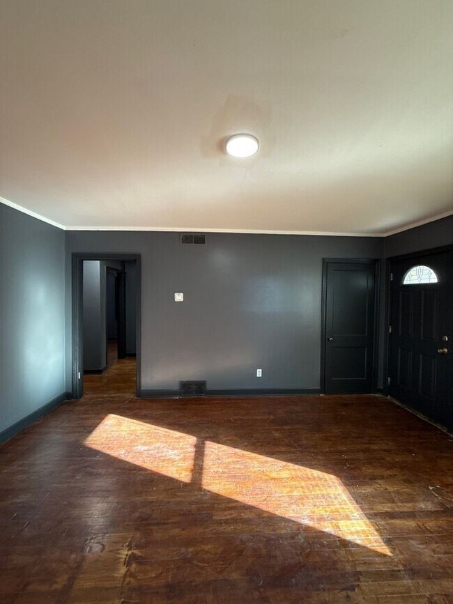 Photo - 761 Gracewood St