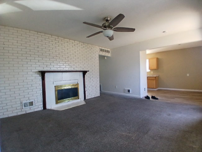 Photo - 5683 Gertrude St