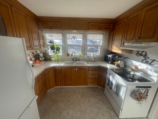 Photo - 1032 N 300 W