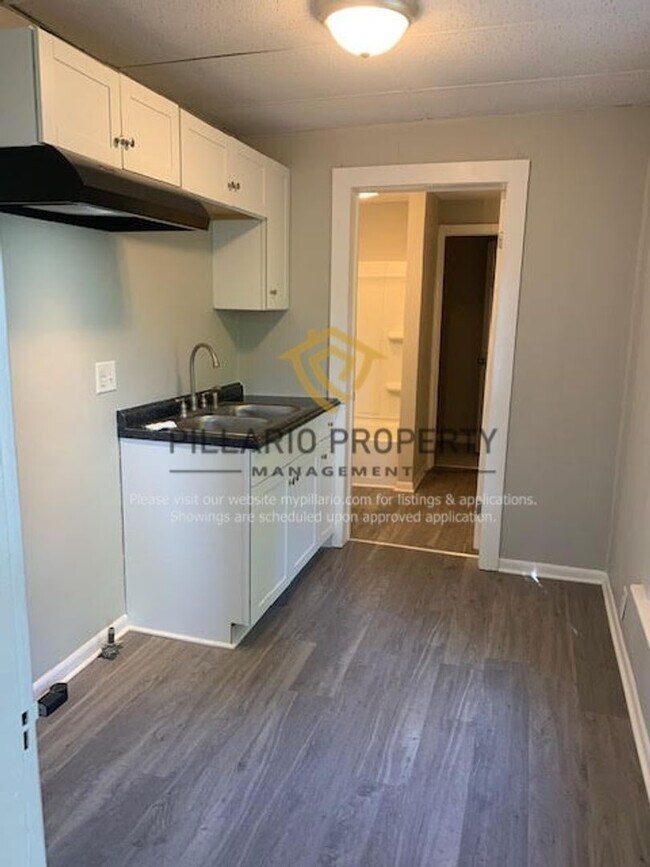 Photo - 1017 W 33rd St Unidad 1017 W 33rd St. B