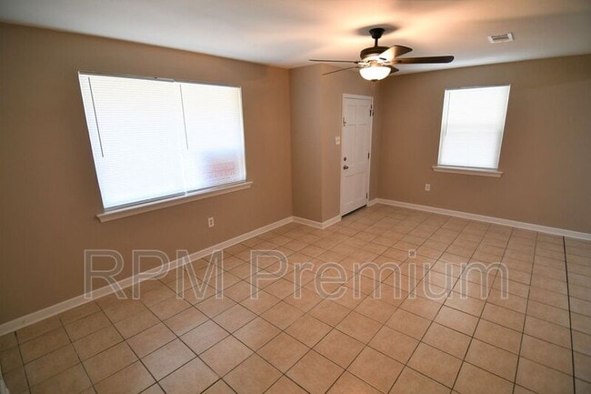 Photo - 11965 Troy St