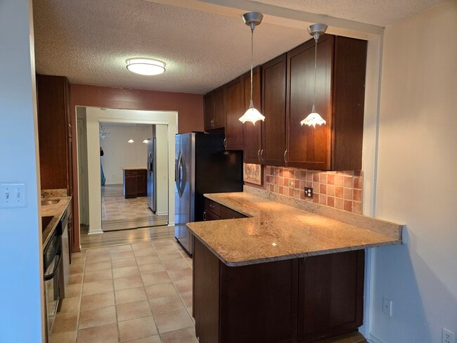 Photo - 2311 Pimmit Dr Unidad 2311 Pimmit Dr. #204 Rental