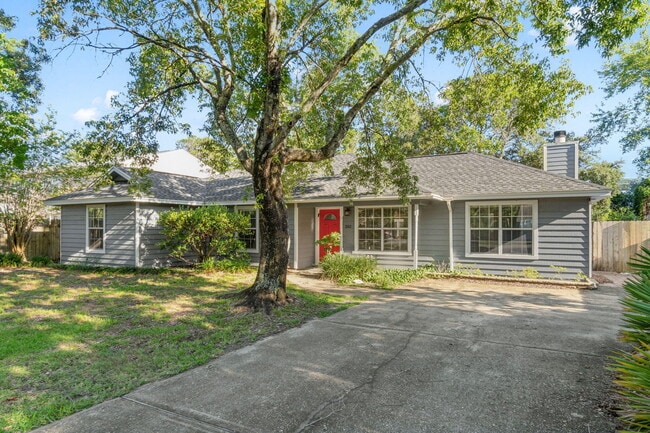 Photo - 202 Stephen Ave