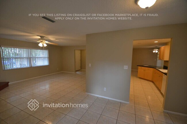 Photo - 130 NE Madison Cir N