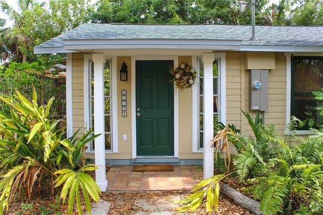 Building Photo - 4225 Bradenton Rd Rental