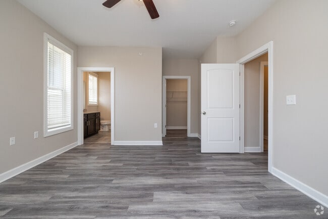 2BR, 2BA - 1,130SF - Primary Bedroom