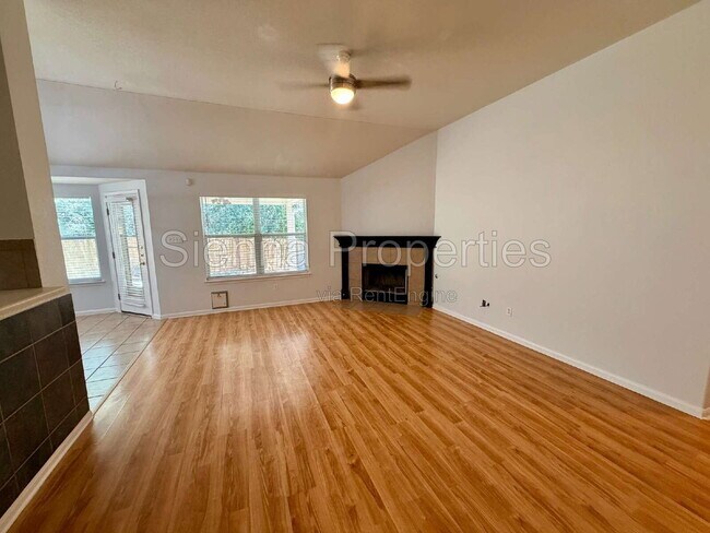 Photo - 1517 Hawk Dr
