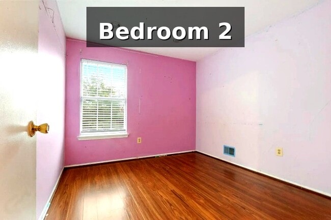 Photo - 415 Plymouth Rd