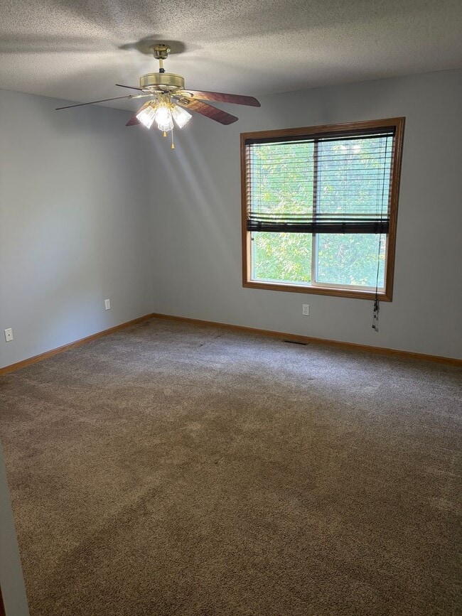Photo - HUGE 3 Bed Home for Rent!