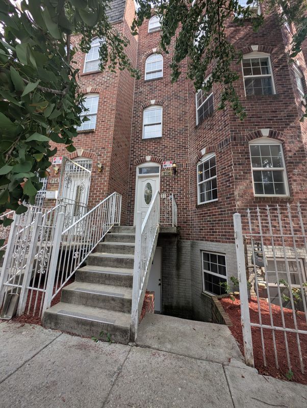 Building Photo - 716 Lamont St NW Unit #3