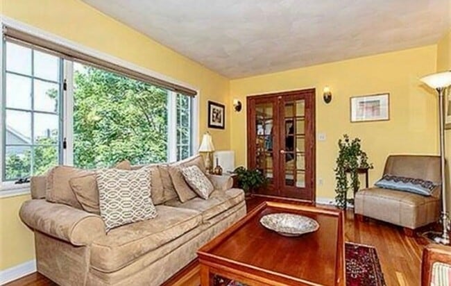Photo - 18 Moulton Rd Unit 2