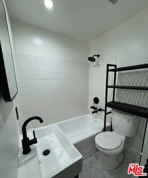 Photo - 1534 Mariposa Ave