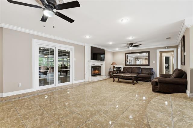 Photo - 6545 Lyndon B Johnson Fwy