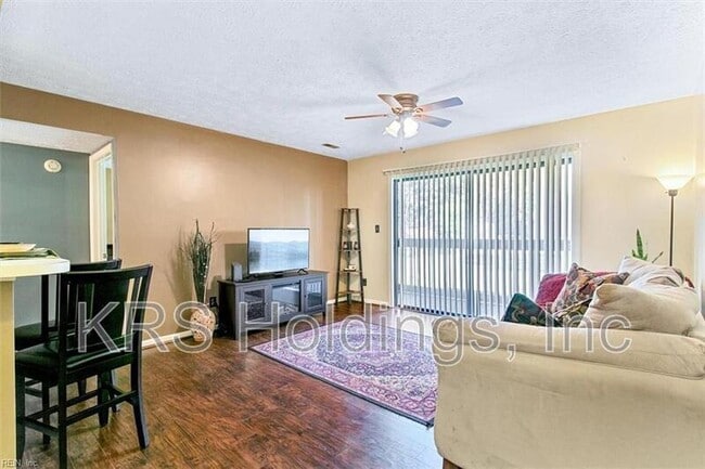 Photo - 126 Wells Ct