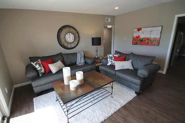 Photo - 300 Main Apartments