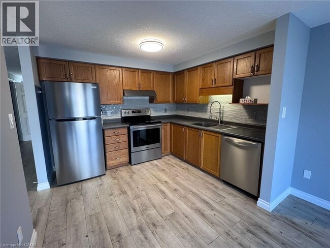 Photo - 135 Donnenwerth Dr