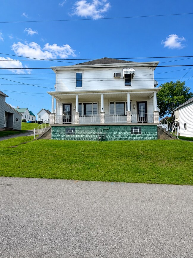 Photo - 527 Green St Unit 1