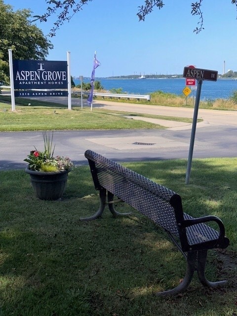 Building Photo - Aspen Grove ~ Discover the Simplicity of Cottage Living on the River