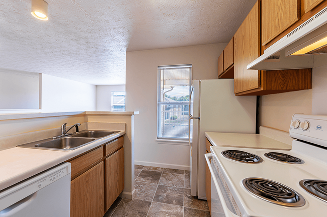 Building Photo - North Lake Rental