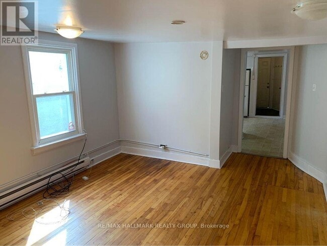 Photo - 64 Cobourg St