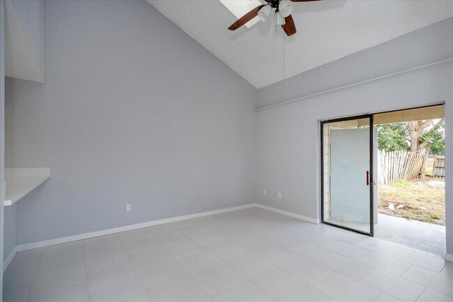 2703 Hunt Club Ln