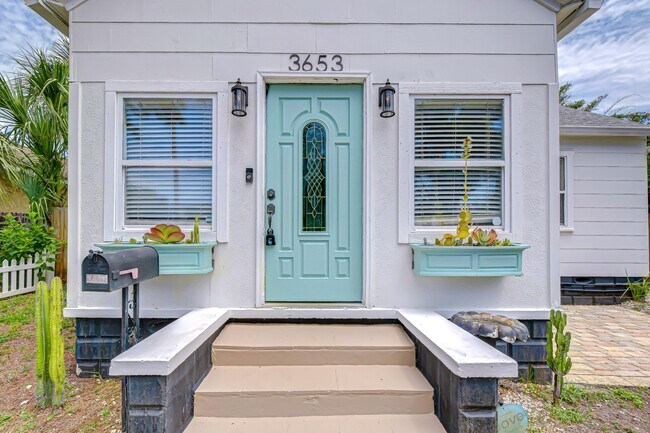 Photo - 3653 2nd Ave N