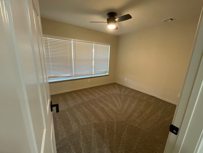 Photo - 2716 Carlton Way