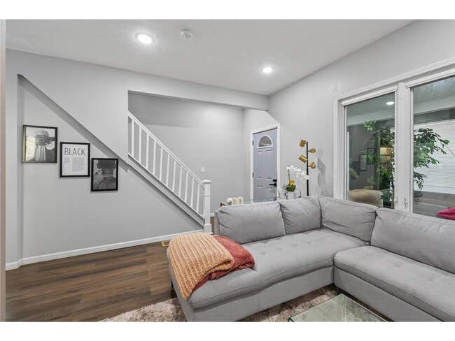 Photo - 884 Westminster St