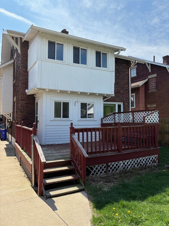 Photo - 448 W 28th St