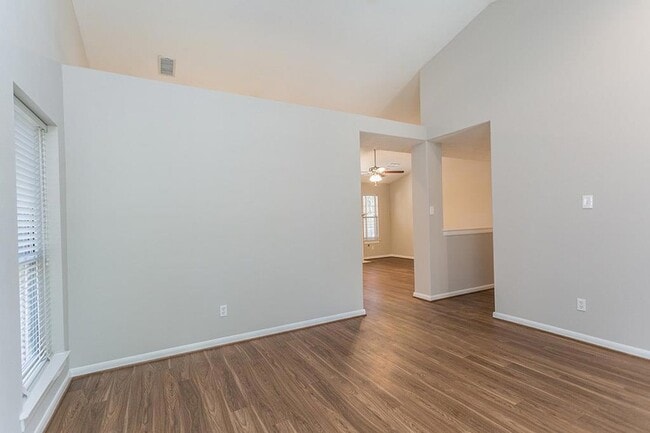 Photo - 6 Tranquil Glade Pl