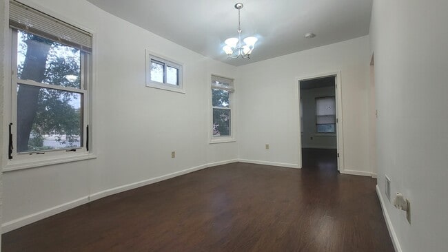 Photo - 296 N Clinton St Unidad 2