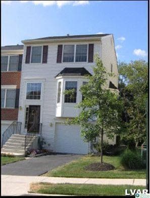 Photo - 411 S Oak St