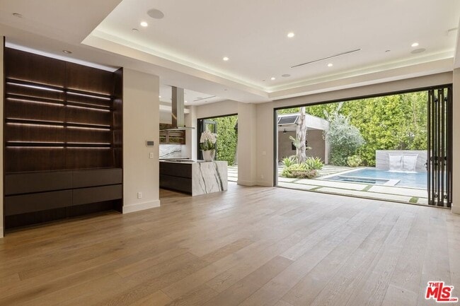 Photo - 6361 Drexel Ave