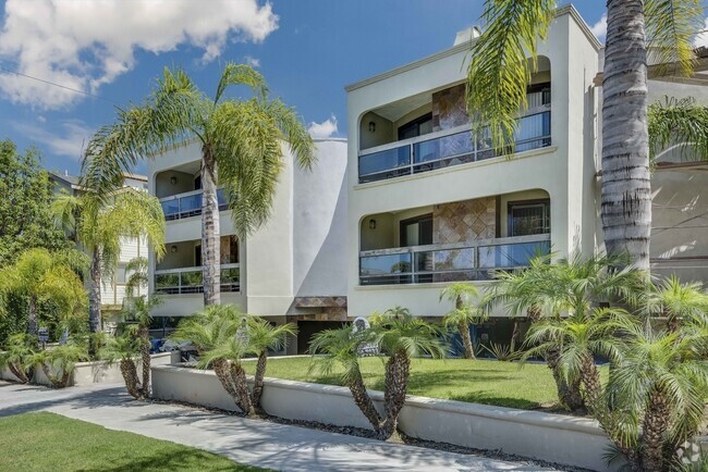 Building Photo - Beautiful Redondo Beach Townhouse
