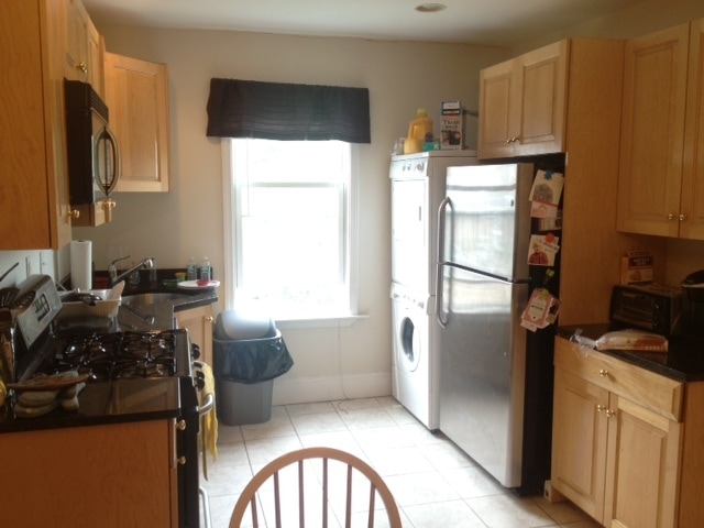 Building Photo - 23 Aspinwall Ave Unit 2