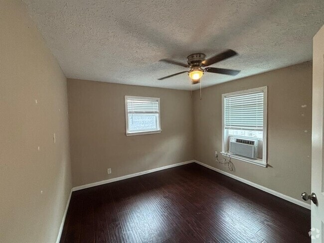 Building Photo - 207 Frawley St Unit D Rental