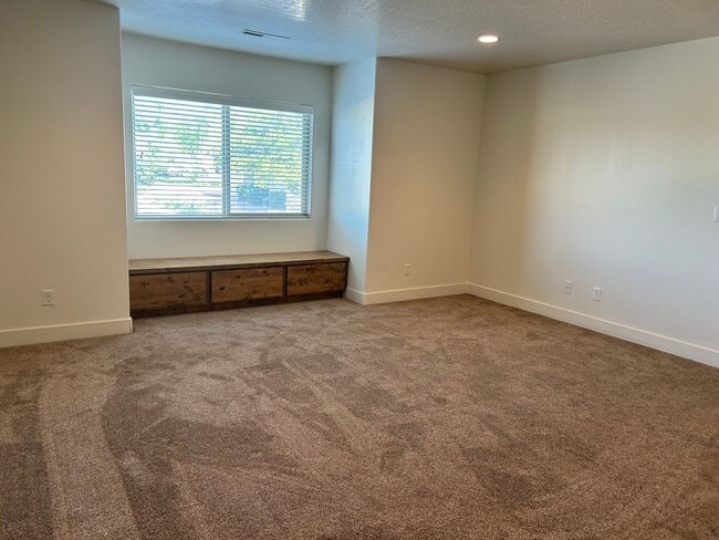 Photo - Dog Friendly 4 Bedroom Townhome. $200 First Full Month's Rent!