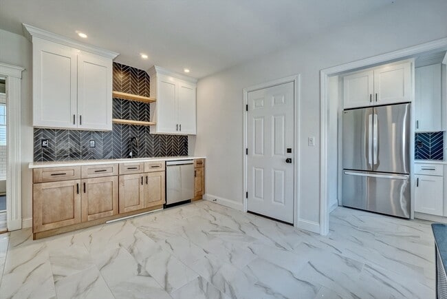 Photo - 275 Roslindale Ave