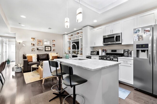 Photo - 712 Shepherd Rd NW