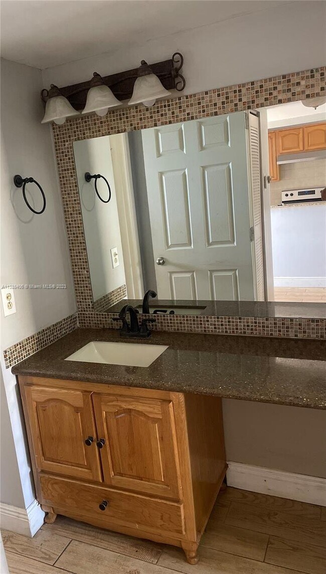 Photo - 4111 Stirling Rd