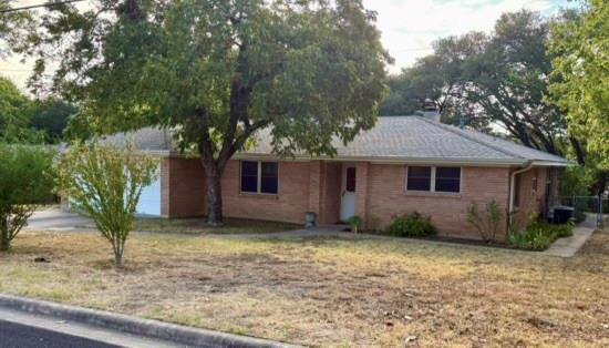 11401 Indianhead Dr