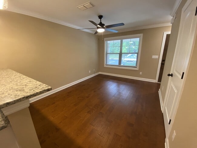 Photo - Modern Townhome Close to MTSU