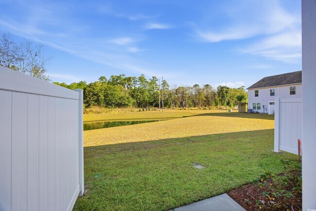 Photo - 322 Honeystone St